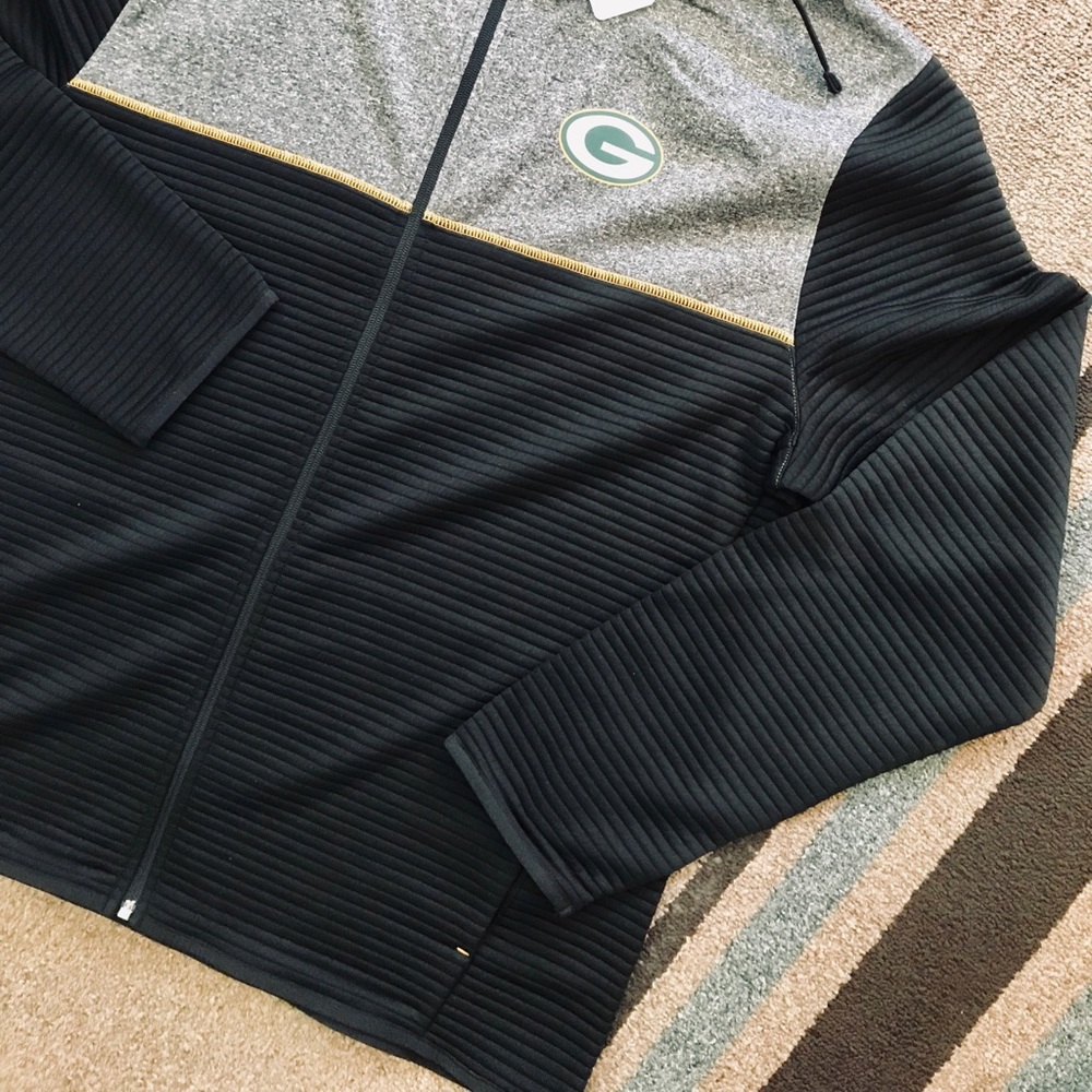 NFL Green Bay Packers Gray and Black Zip Up Sweater